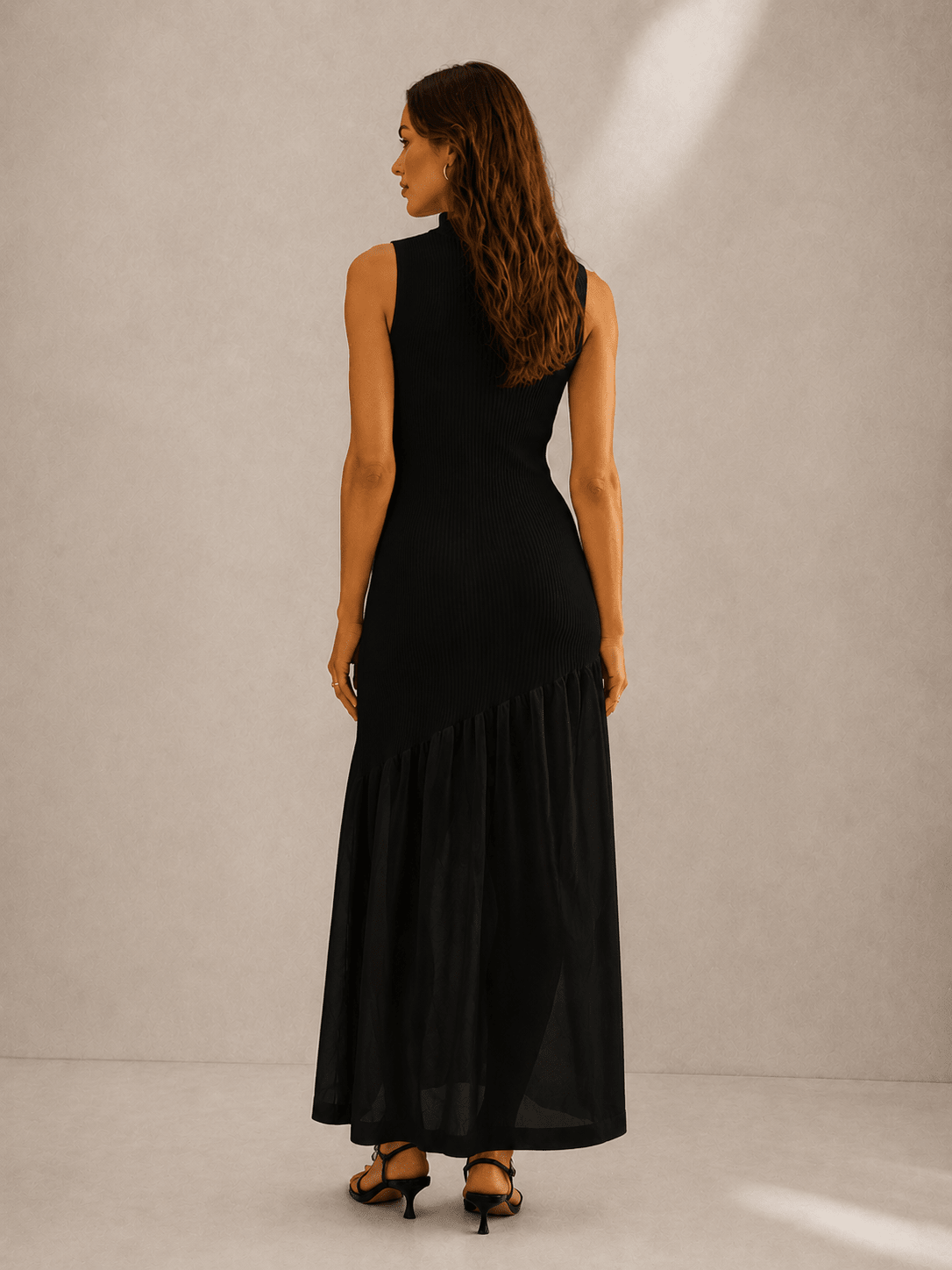 Woman's Elegant Sleeveless Fishtail Bodycon Dress - Edin London
