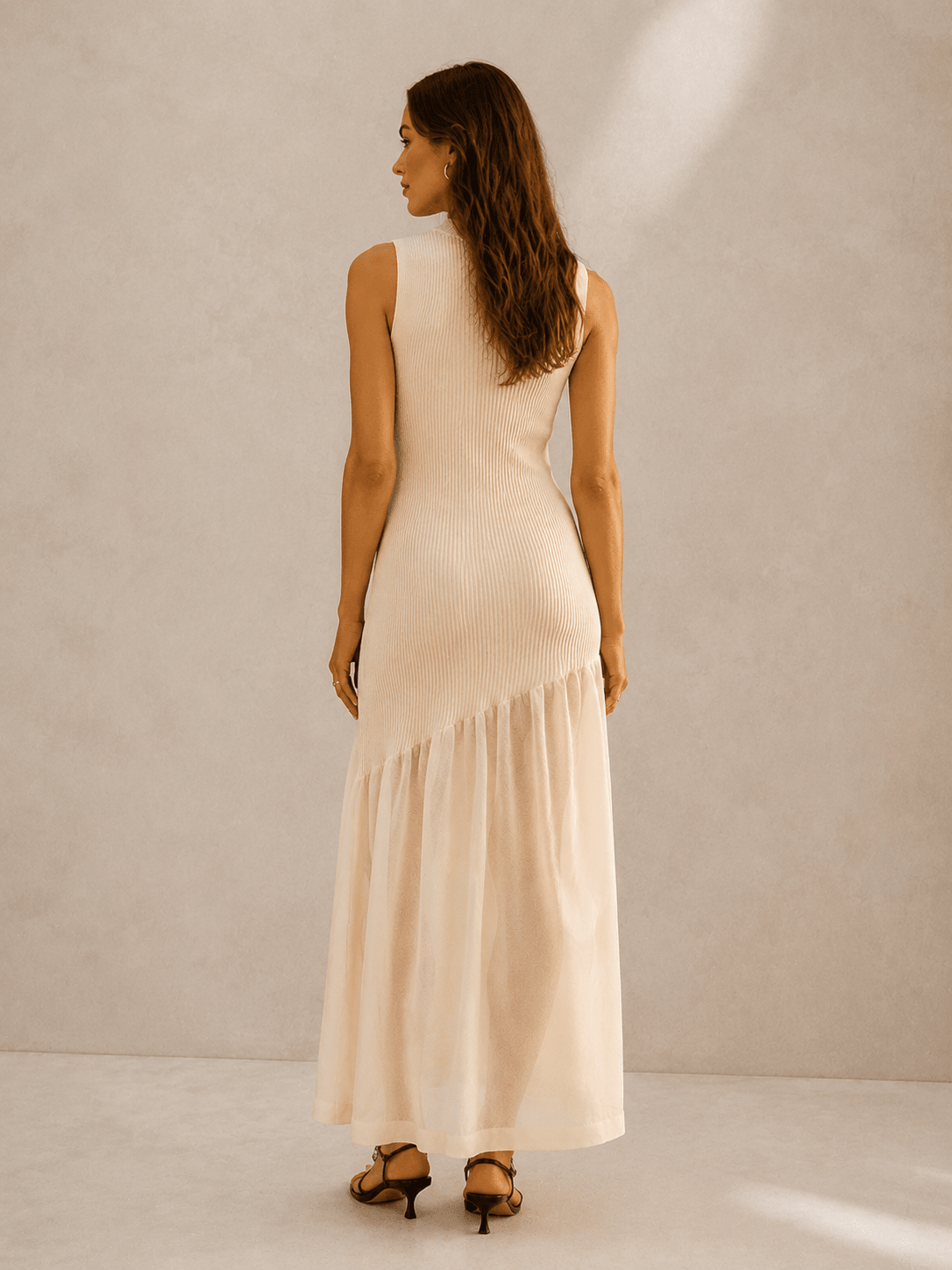 Woman's Elegant Sleeveless Fishtail Bodycon Dress - Edin London